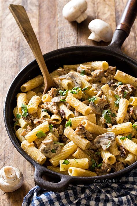 How many sugar are in twelve pasta bowl alfredo italian sausage mushroom - calories, carbs, nutrition