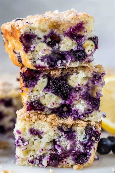 How many sugar are in undeniably good blueberry coffee cake - calories, carbs, nutrition