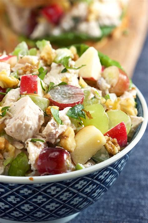 How many sugar are in uptown waldorf chicken salad - calories, carbs, nutrition