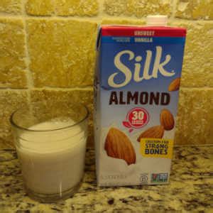 How many sugar are in vanilla almond - calories, carbs, nutrition