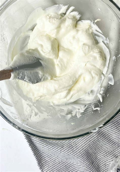 How many sugar are in vanilla creme - tall - whole milk - no whipped cream - calories, carbs, nutrition