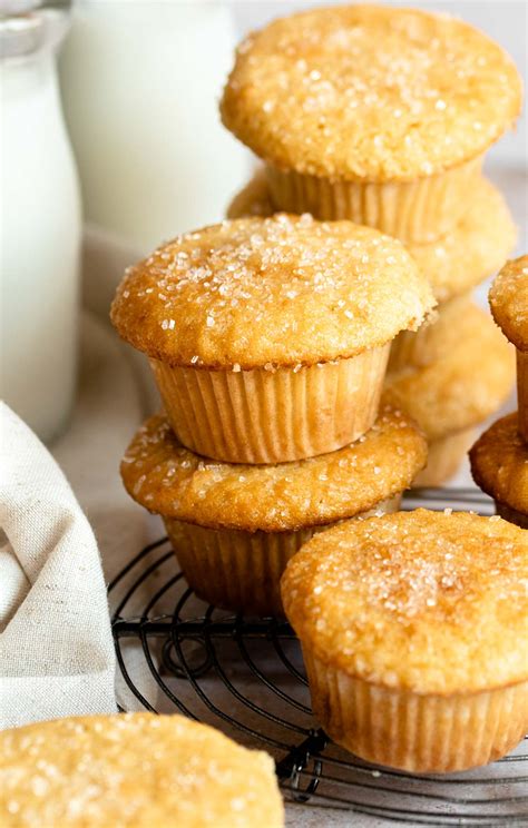 How many sugar are in vanilla muffin - calories, carbs, nutrition