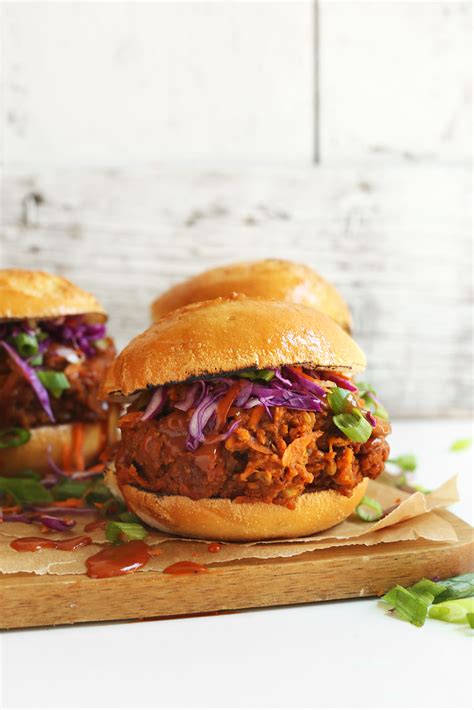 How many sugar are in vegan pulled pork sandwich with carolina mop sauce - calories, carbs, nutrition