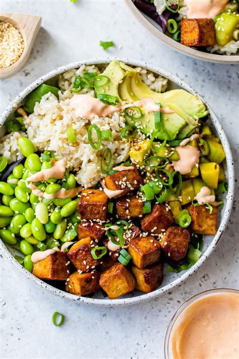 How many sugar are in vegan tofu poke bowl with brown rice - calories, carbs, nutrition