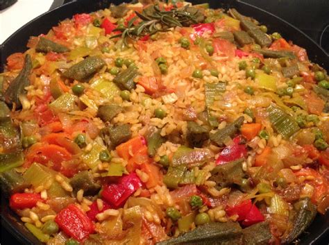 How many sugar are in vegetarian paella with edamame - calories, carbs, nutrition