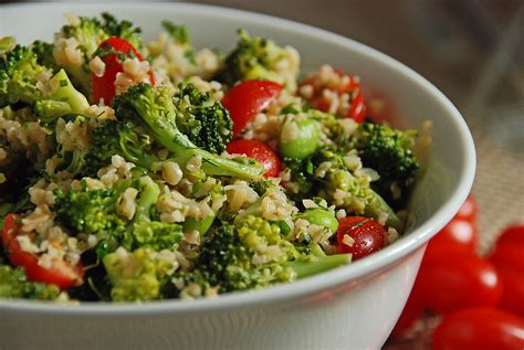 How many sugar are in veggie bulgar salad - calories, carbs, nutrition