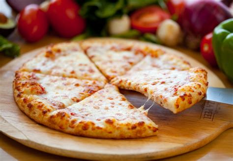 How many sugar are in veggie egg and cheddar pizza - calories, carbs, nutrition