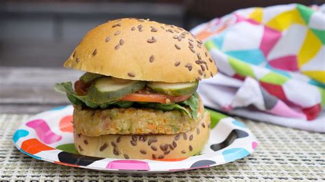 How many sugar are in very veggie burger on multigrain - calories, carbs, nutrition