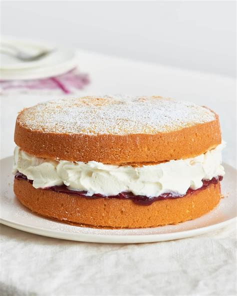 How many sugar are in victoria sponge - calories, carbs, nutrition