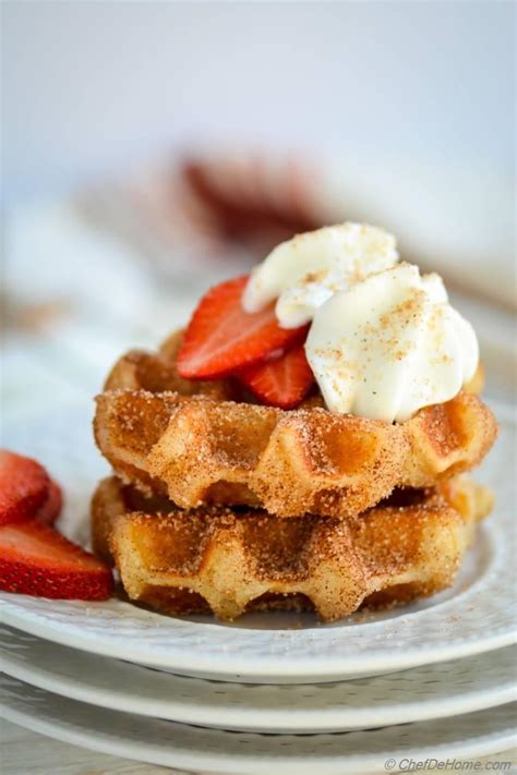 How many sugar are in waffle cinnamon & sugar berries - calories, carbs, nutrition