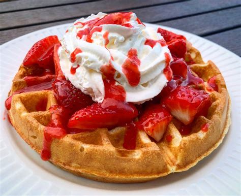 How many sugar are in waffles french (strawberry) - calories, carbs, nutrition