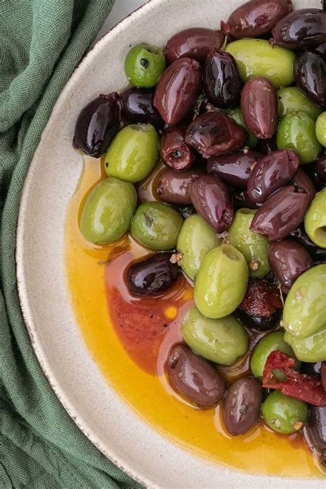 How many sugar are in warm olives (89578.0) - calories, carbs, nutrition