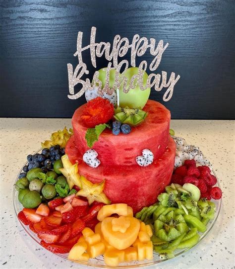 How many sugar are in watermelon cake - calories, carbs, nutrition