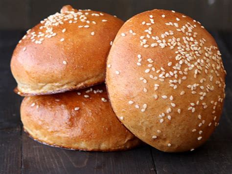 How many sugar are in wheat hamburger bun - calories, carbs, nutrition