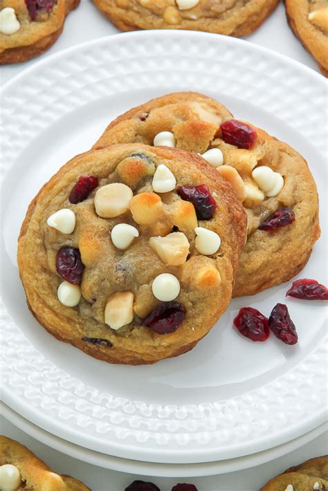 How many sugar are in white choc cranberry macadamia cookie - calories, carbs, nutrition