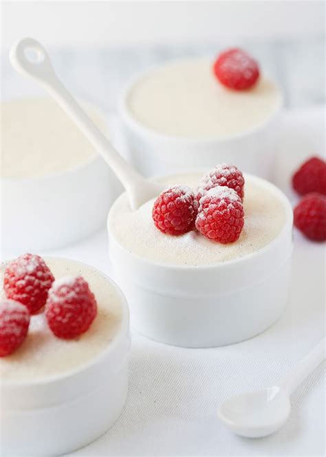 How many sugar are in white chocolate mousse - calories, carbs, nutrition