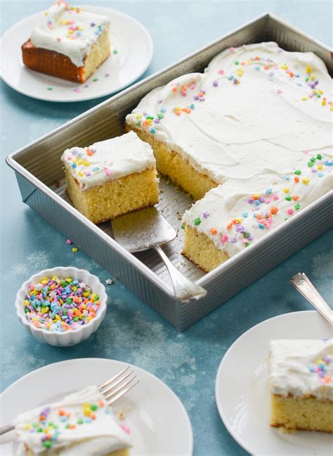 How many sugar are in yellow sheet cake - calories, carbs, nutrition