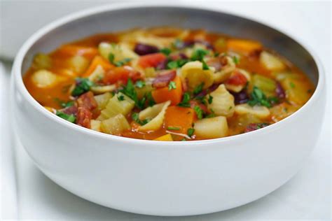 How many sugar are in your health your way minestrone soup 16 oz - calories, carbs, nutrition