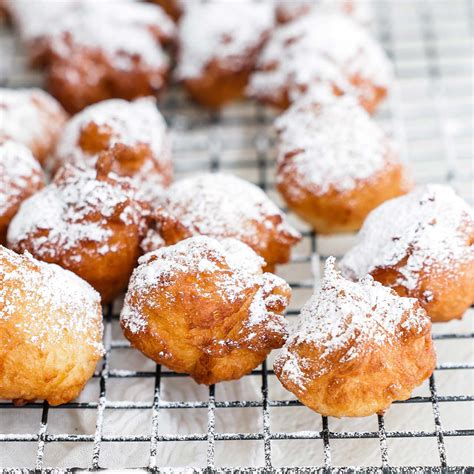 How many sugar are in zeppoles - calories, carbs, nutrition