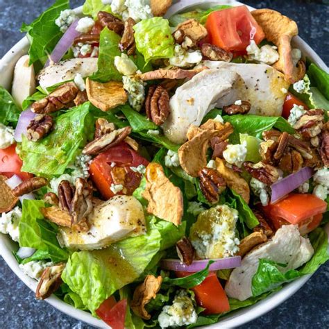 How much fat is in 1/2 size apple pecan chicken salad - calories, carbs, nutrition
