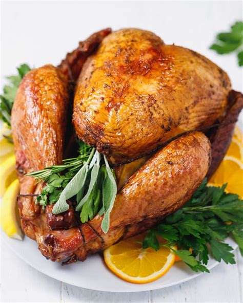 How much fat is in 1/2 smoked turkey on country - calories, carbs, nutrition