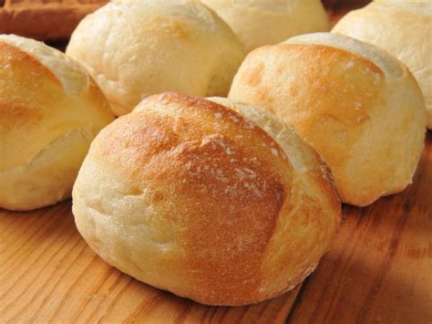 How much fat is in 1 dinner roll - calories, carbs, nutrition