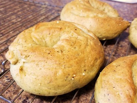 How much fat is in 12 grain bagel - calories, carbs, nutrition
