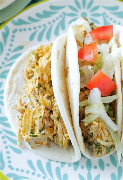 How much fat is in adobo chicken soft tacos (2) - calories, carbs, nutrition