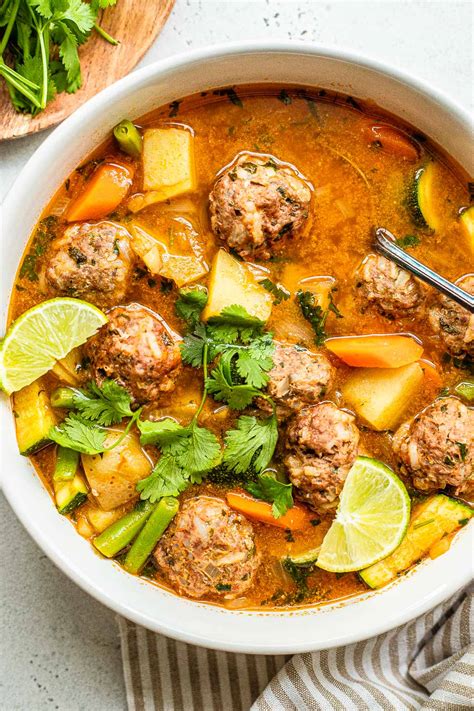 How much fat is in albondigas - calories, carbs, nutrition