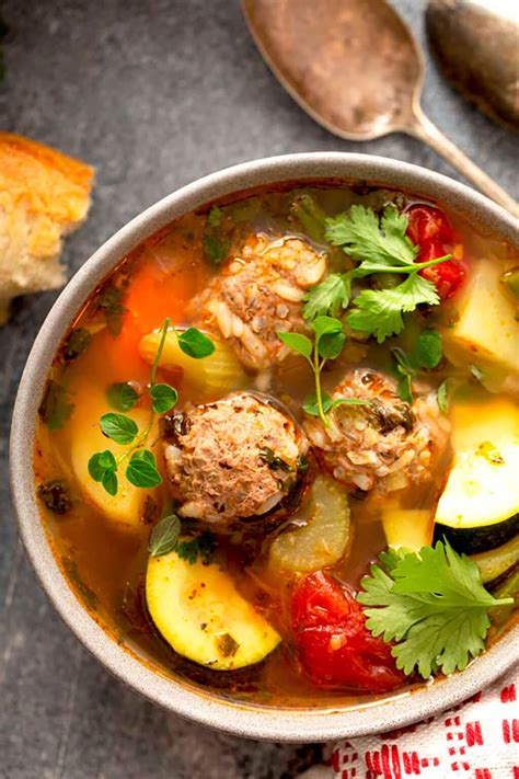 How much fat is in albondigas soup - calories, carbs, nutrition