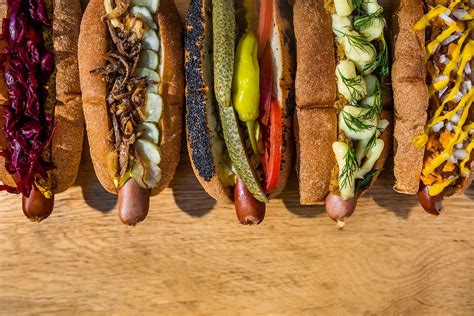How much fat is in all beef wiener - calories, carbs, nutrition