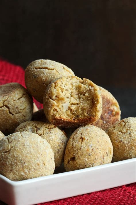 How much fat is in almond meal hush puppies - calories, carbs, nutrition