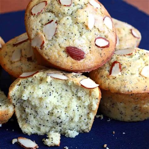 How much fat is in almond poppy seed muffins - calories, carbs, nutrition