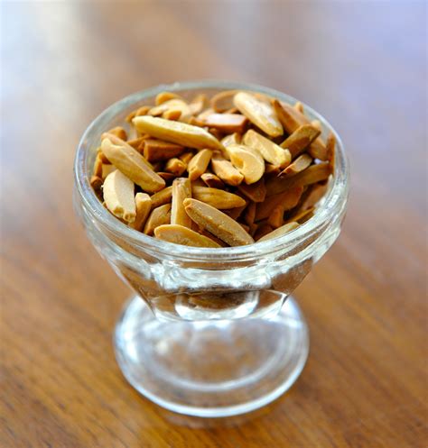 How much fat is in almonds sliced toasted 1 oz - calories, carbs, nutrition