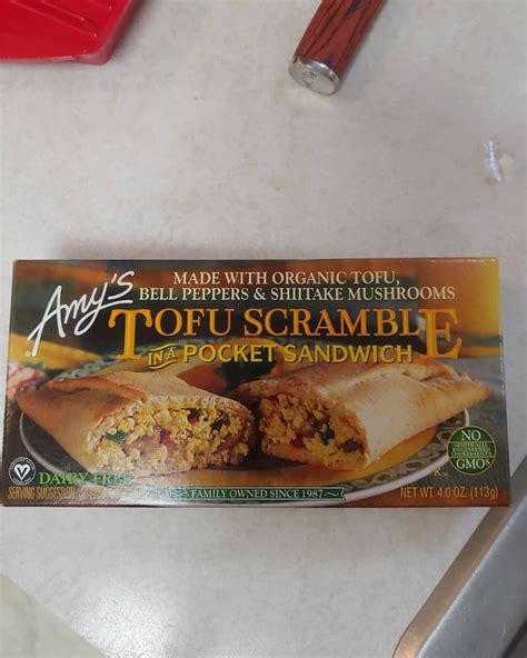 How much fat is in amy's tofu scramble pocket sandwich - calories, carbs, nutrition
