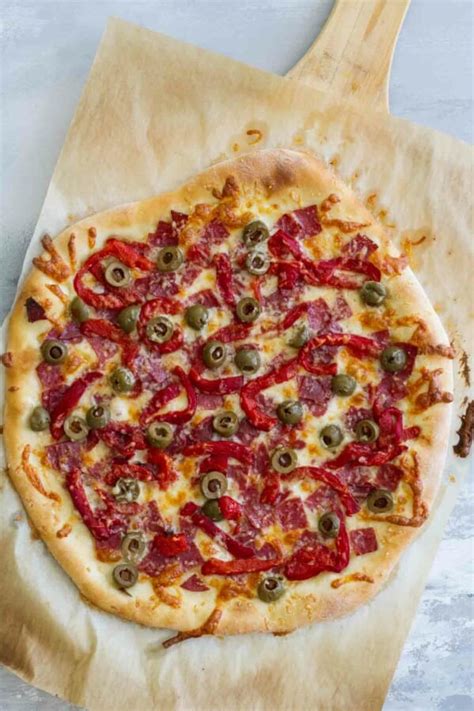 How much fat is in antipasto pizza - calories, carbs, nutrition
