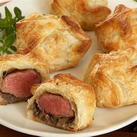 How much fat is in appetizer beef wellington mini 1 ea - calories, carbs, nutrition