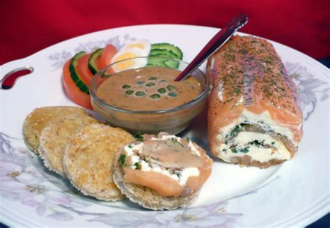 How much fat is in appetizer roulade smoked salmon 1 ea - calories, carbs, nutrition