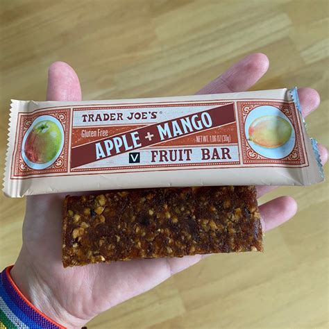 How much fat is in apple and mango bar - calories, carbs, nutrition