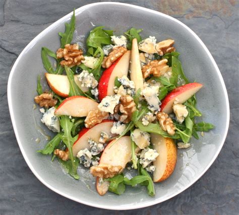 How much fat is in apple and pear salad blue cheese - calories, carbs, nutrition