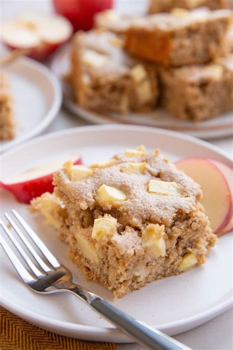 How much fat is in apple breakfast custard cake - calories, carbs, nutrition