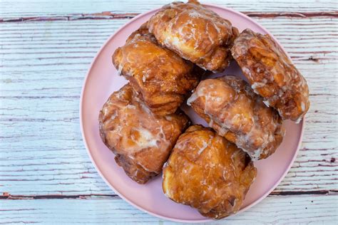 How much fat is in apple fritters - calories, carbs, nutrition