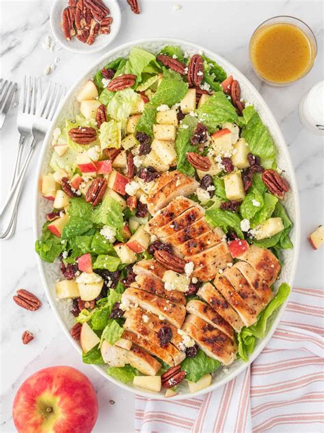 How much fat is in apple harvest grilled chicken salad - calories, carbs, nutrition