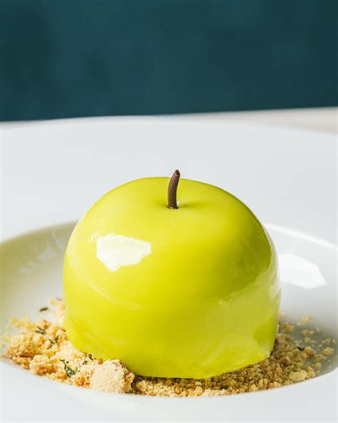 How much fat is in apple mousse - calories, carbs, nutrition