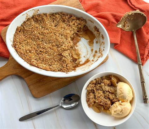 How much fat is in apple oat crumble - calories, carbs, nutrition