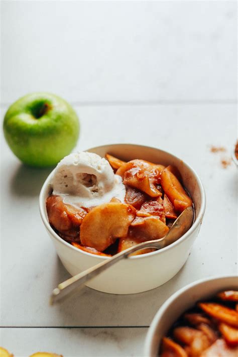 How much fat is in apples baked cinnamon 1/4 cup - calories, carbs, nutrition