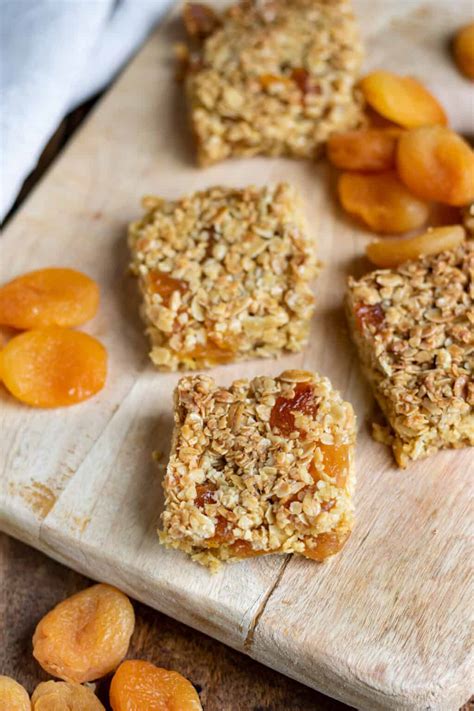 How much fat is in apricot flapjack - calories, carbs, nutrition