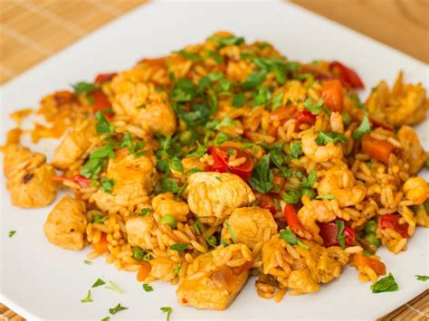 How much fat is in arroz con pollo - calories, carbs, nutrition