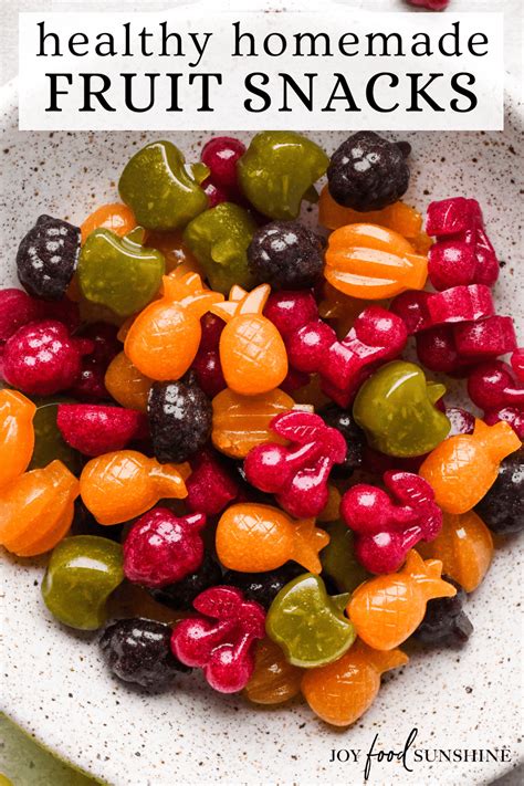 How much fat is in assorted fruit snack - calories, carbs, nutrition