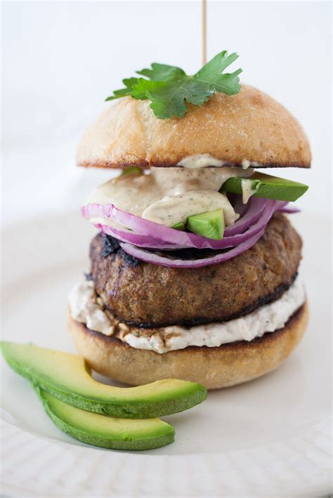 How much fat is in avocado chevre burger with horseradish - calories, carbs, nutrition